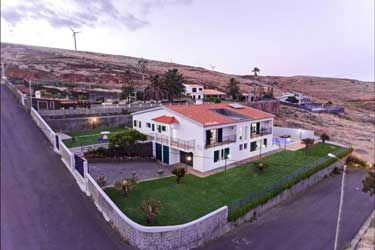 M576 Aerial view of the property