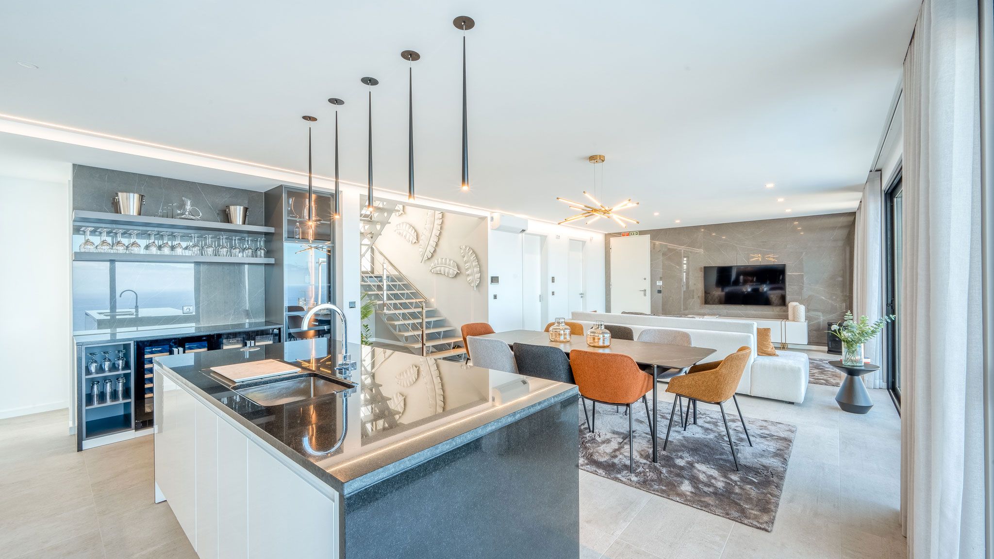 M543 open Kitchen with winebar