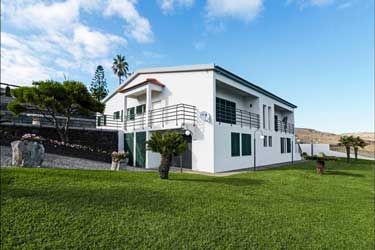 M576 House with garden