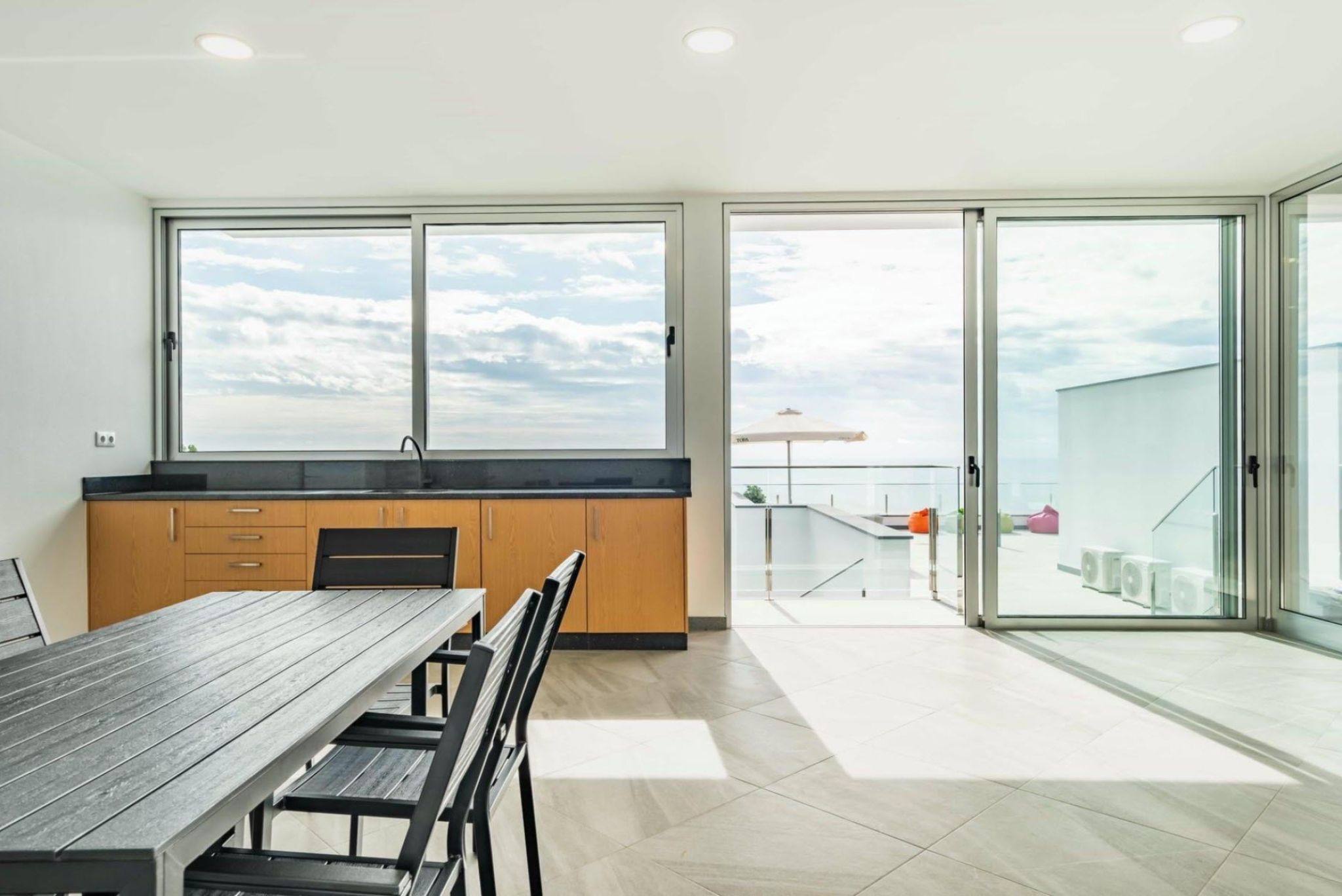 M764 Outdoor Kitchen