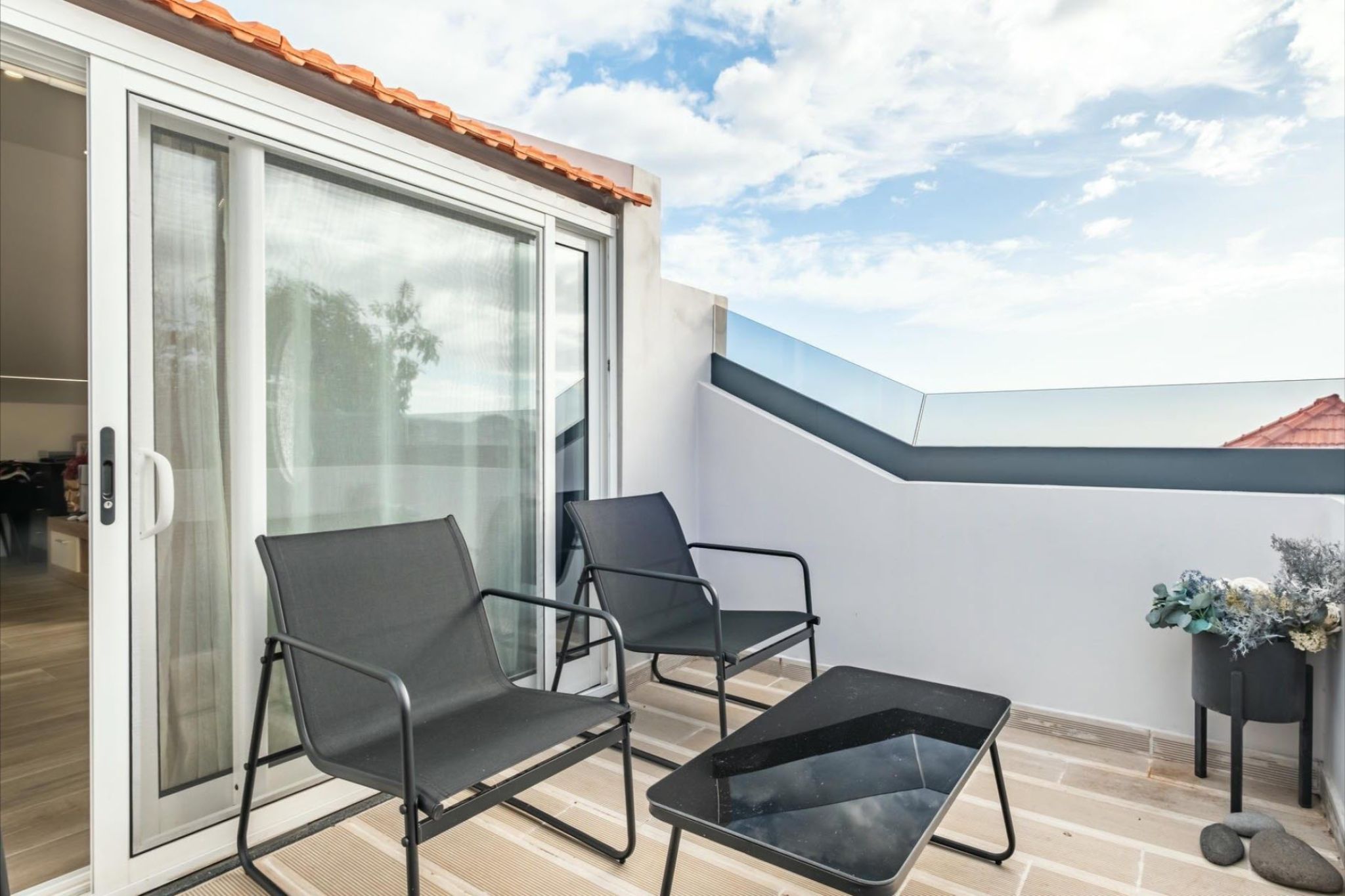 M774 Rofftop-Terrace