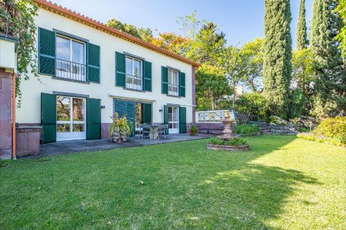 M782 Villa mit Garten