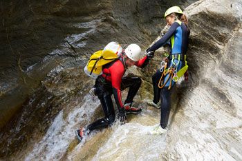 Bergsteiger auf einer Canyoning Tour